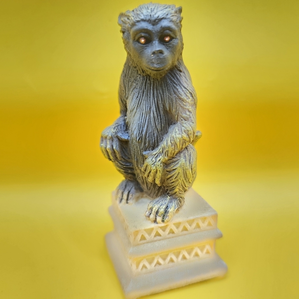 Wild Animals of Africa Monkey Pawn White Chess Replacement Piece Ben Homer 2002